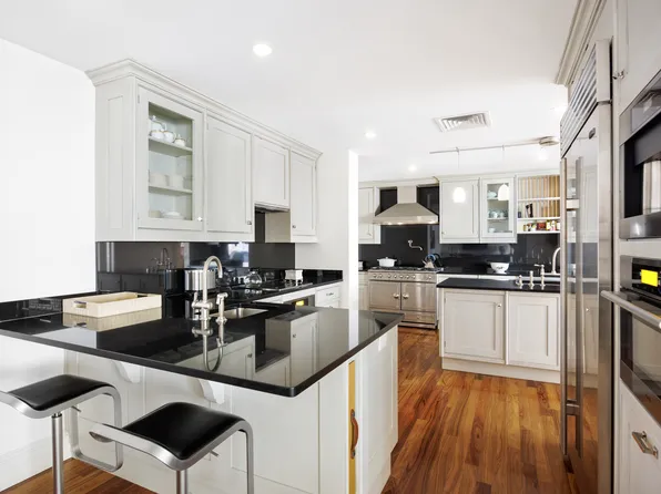 535 West End Avenue image 7 of 14