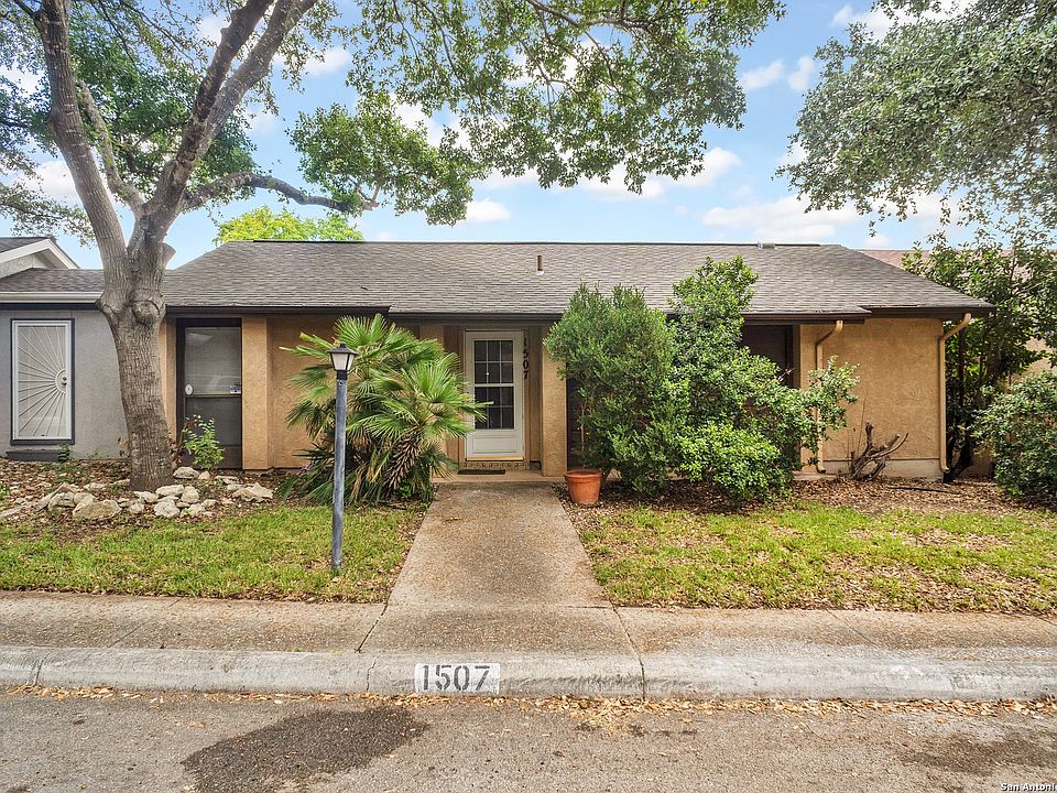 1st image of 1507 Beauchamp