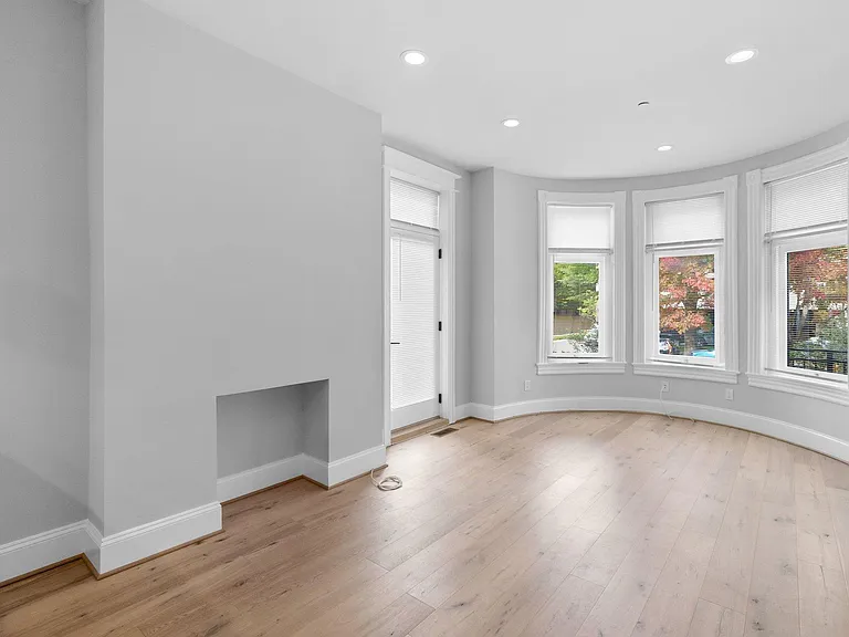 2112 Wyoming Ave NW #2 — Photo 2