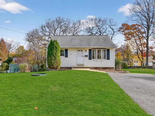 30 N Lexow Avenue, Nanuet, NY 10954