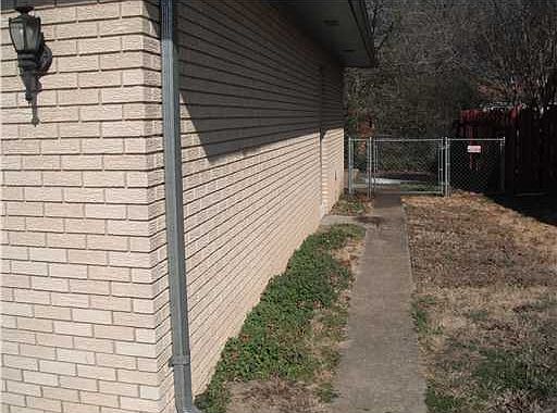 2nd image of 1825 W Pine St