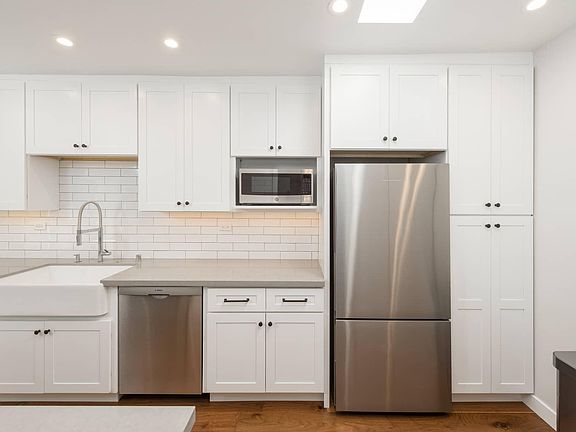 2nd image of 2929 Waverly Dr APT 309