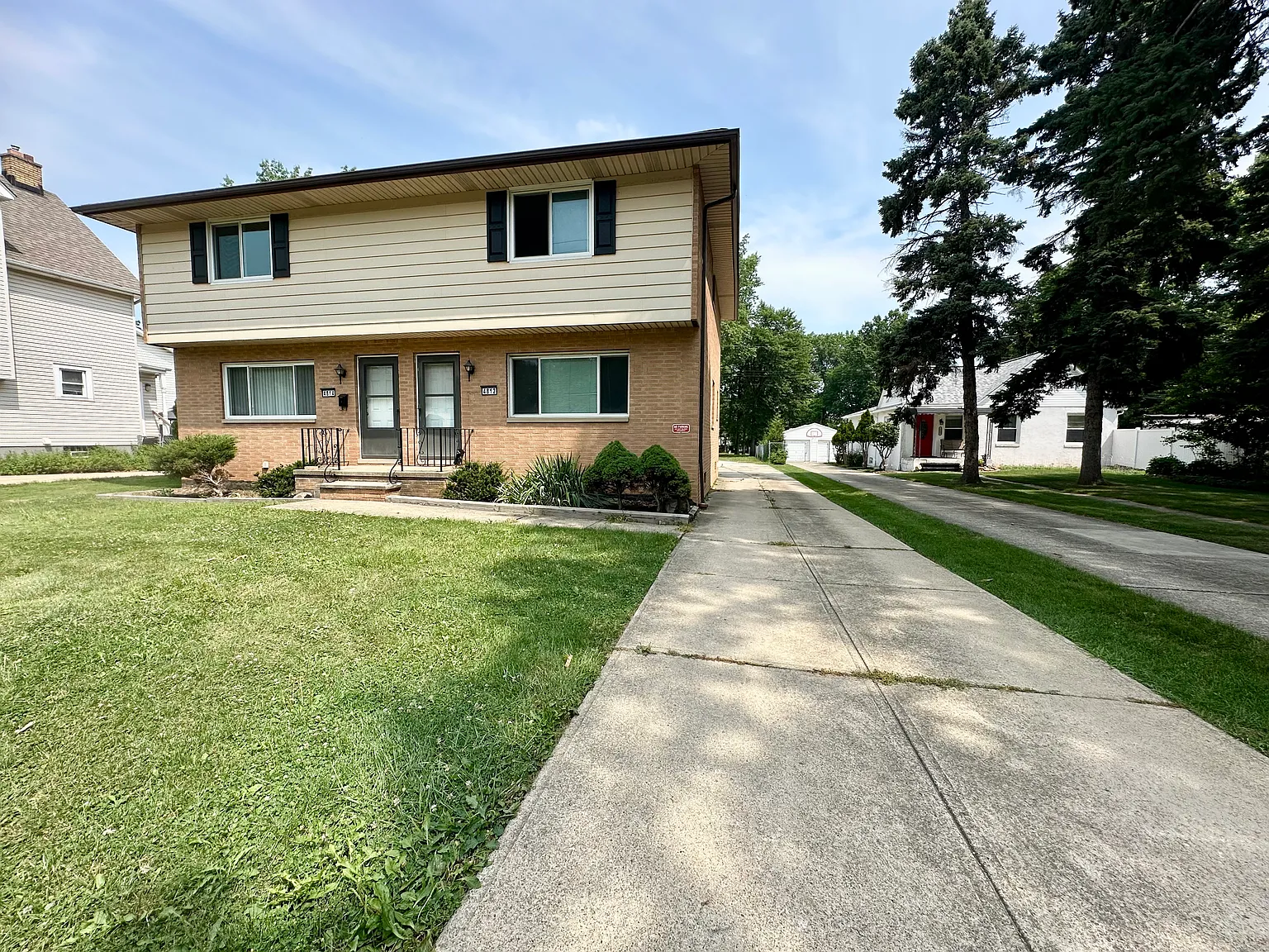 3 bed, 1.5 bath, 1254 sqft, $1,750 — Photo 2