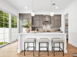 11 Gabriel Ct #11, Paramus, NJ 07652