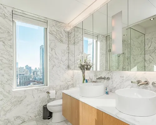 Rented by Level Group | media 15