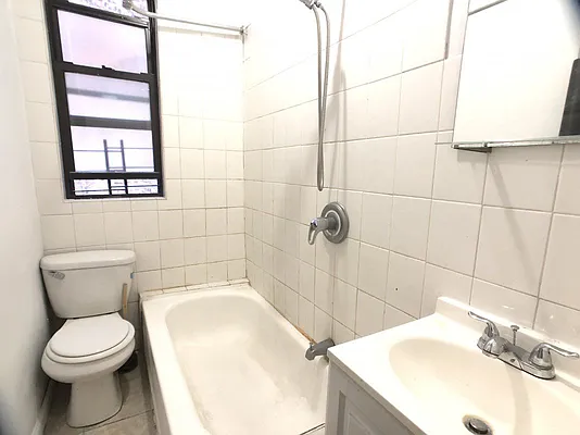 Rented by Bohemia Realty Group | media 10