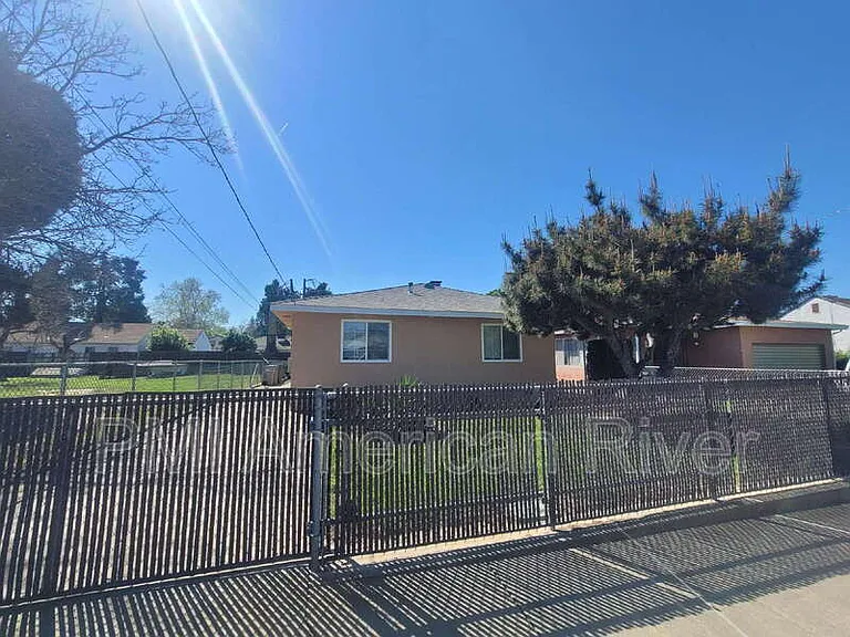 625 Elizabeth St — Photo 14