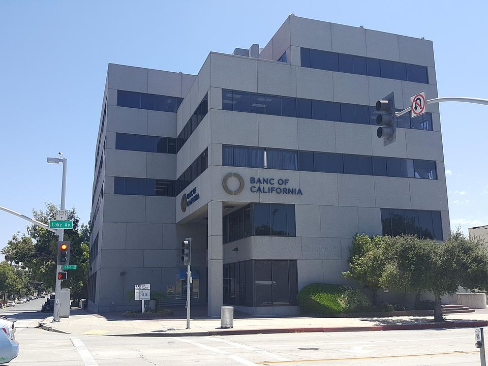 Building Photo 4