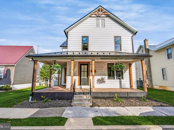 318 Thompson St, Mifflinburg, PA 17844