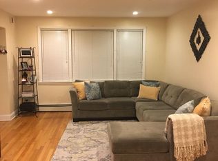 4853 Dobson St UNIT 201, Skokie, IL