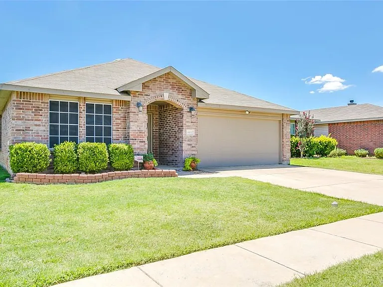 8832 Elk Creek Ln — Photo 3
