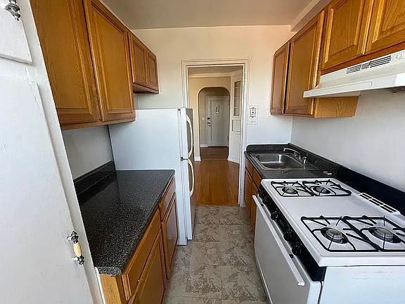 5th image of 10319 68th Rd APT 4C