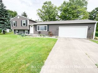 5502 Lakewood Rd, Ravenna, OH 44266