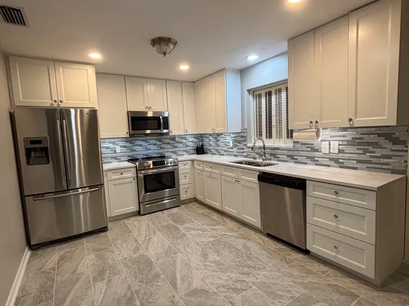 2212 Croydon Dr, Tallahassee, FL 32303