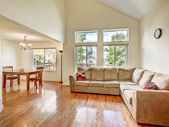 4th image of 12289 Crabapple St
