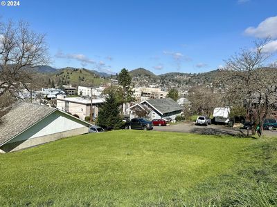 1237 SE Washington Ave, Roseburg, OR, 97470