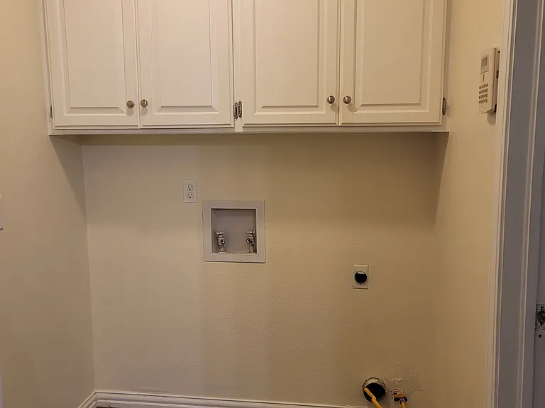 Inside laundry - gas or electric.
