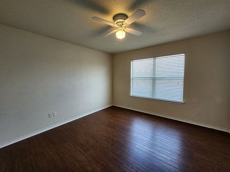 3014 Green Mountain Dr — Photo 17