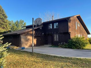 605 3rd St E, Halstad, MN 56548