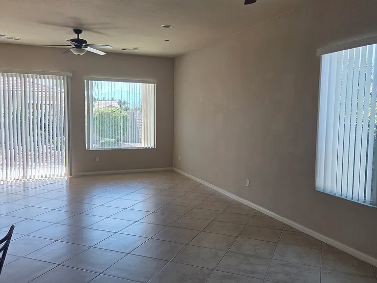 81519 Avenida Viesca — Photo 10