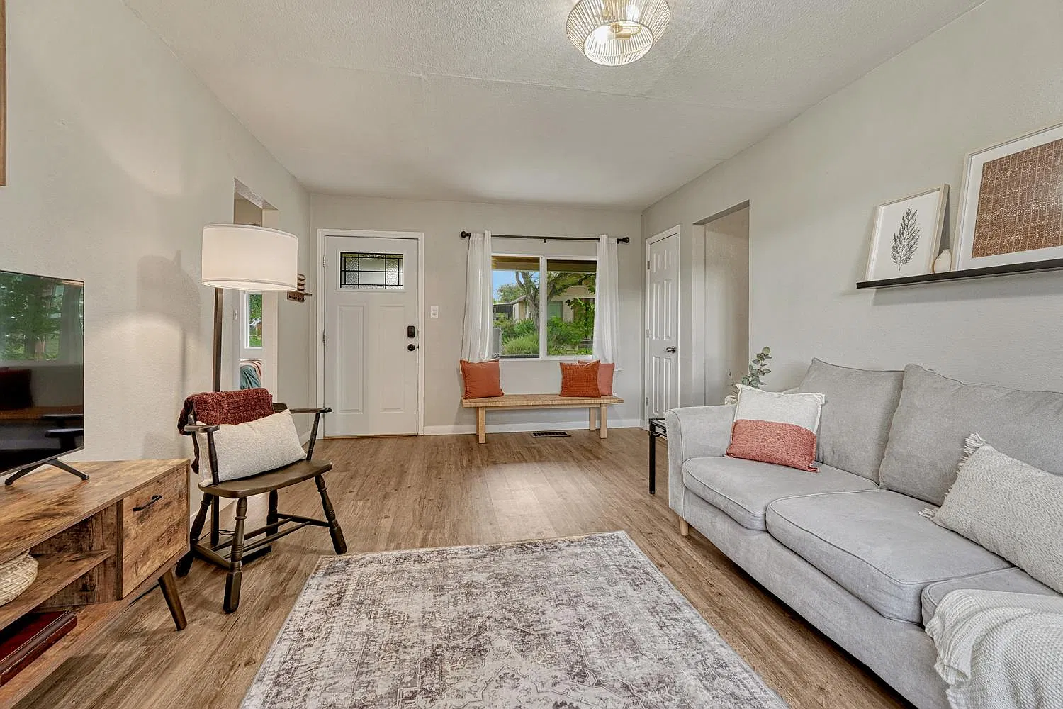 3 bed, 1464 sqft, $2,500 — Photo 3