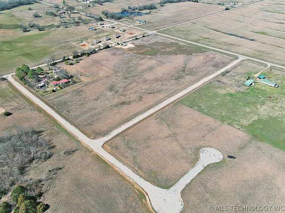 4th image of McKennon Rd
