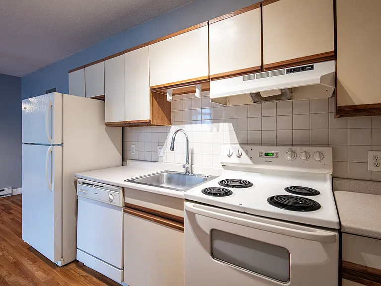 6 Monmouth St #202 — Photo 5