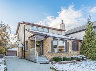 7246 N Meade Ave, Chicago, IL 60646