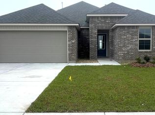 136 Lake Ridge Dr, Broussard, LA 70518