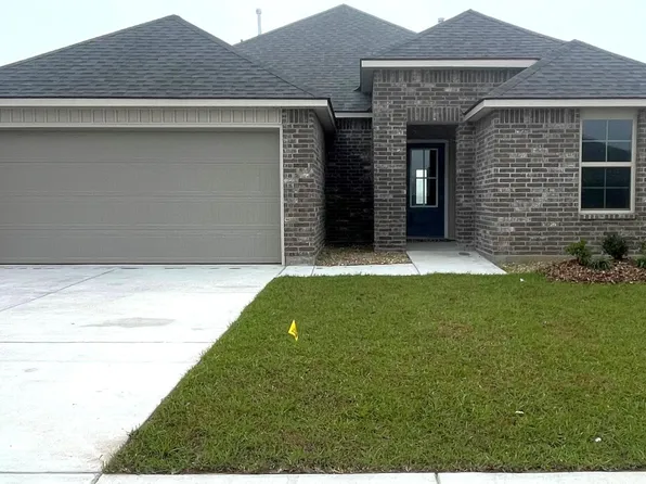 136 Lake Ridge Dr, Broussard, LA 70518