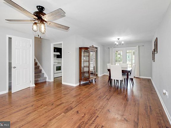 5th image of 919 Harlan Ave