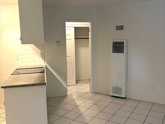 3rd image of 128 Kennan St APT 4