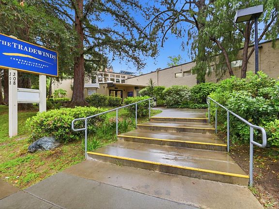 2nd image of 309 Tradewinds Dr APT 8