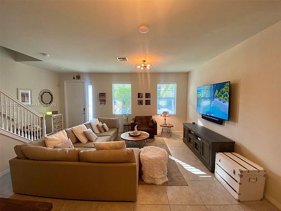 5th image of 5110 Eucalyptus Dr Unit 3