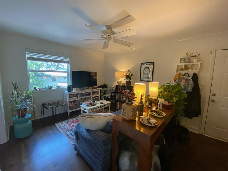 1067 Alta Ave NE #4 — Photo 1