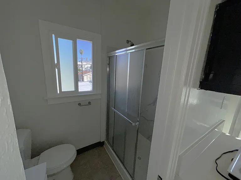320 N Ardmore Ave #311 — Photo 8