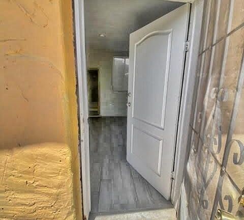 2nd image of 908 S Park St