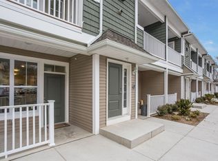 1046 New York Ave UNIT 11, Huntington Station, NY 11746