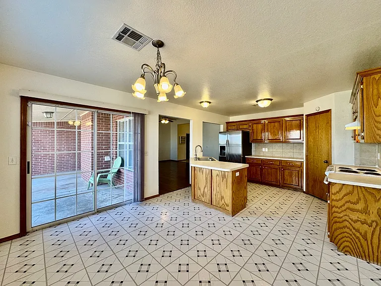 8221 Greer Way — Photo 12