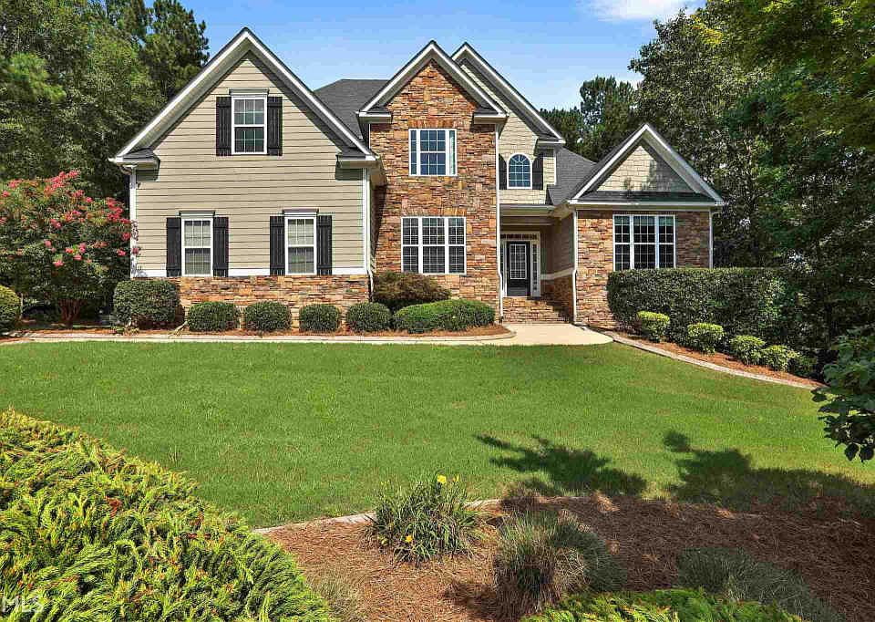 1st image of 224 Beaconsfield Dr