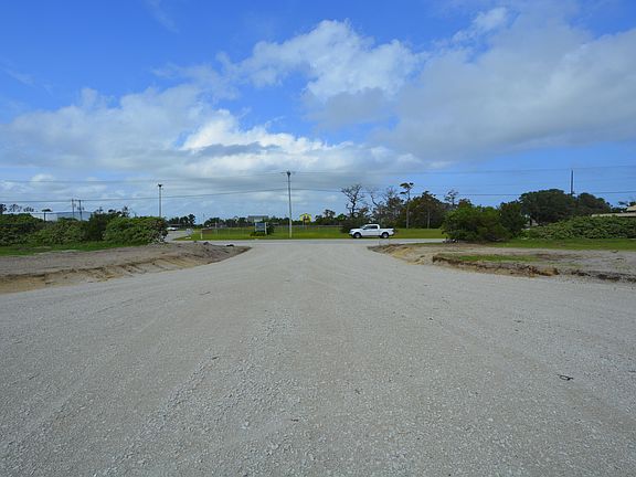 5th image of 105 Sound Point Drive