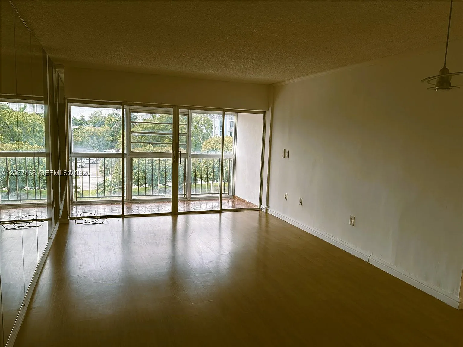 Fernwoods Condo No 1 — Photo 2
