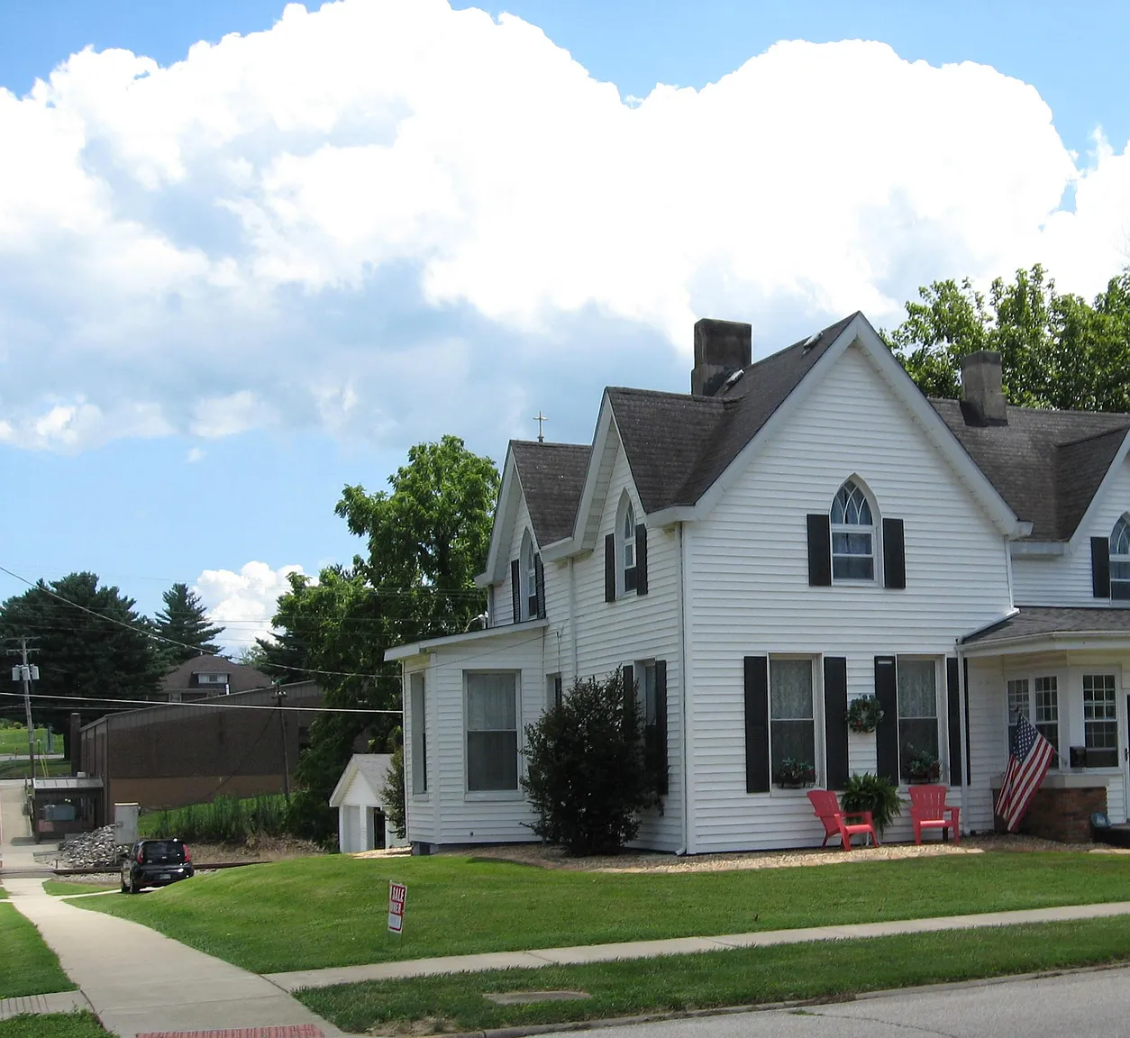 408 E Main St photo 1