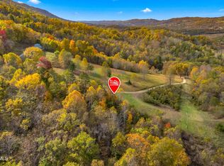 853 Twin Ponds Ln, Thorn Hill, TN 37881