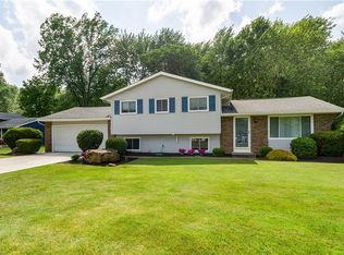 6442 Ridge Plaza Dr, North Ridgeville, OH 44039