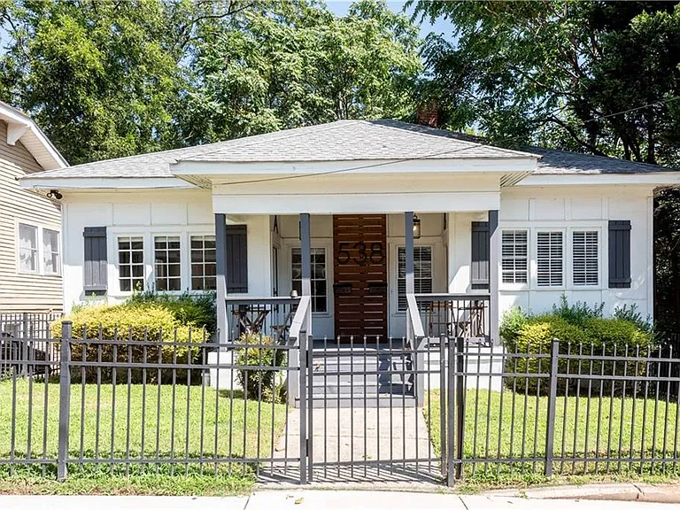 538 Winton Ter NE #A — Photo 5