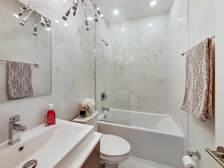 2532 W Irving Park Rd #2E — Photo 9