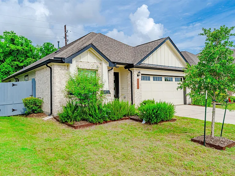 8439 Red Shiner Way — Photo 3
