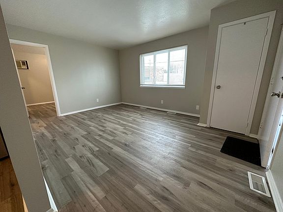 5th image of 11812 Carrington Ave Unit 1