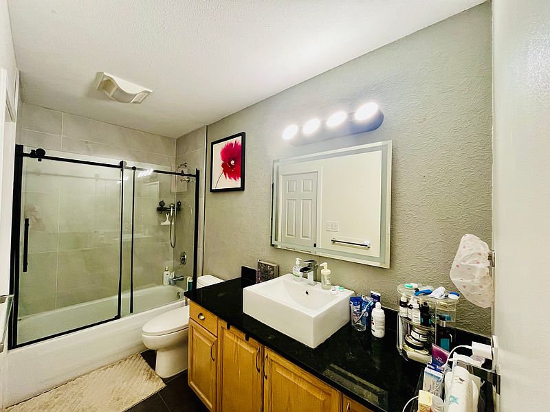 Burnaby Apartment for rent - 2 Bedrooms — photo 15